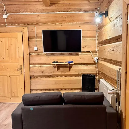 アパート Jaworowe Izby Z Balia Z Hydromasazem I Sauna ブコビナ・タトシャンスカ